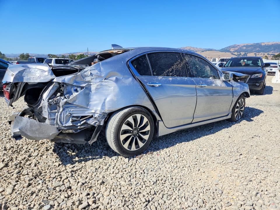 2017 Honda Accord VIN JHMCR6F72HC010693 COPART salvage auction — FRONT END, CA - NON-REPAIRABLE VEHICLE CERT, sold $500 on 2026-07-28 (photo 3)