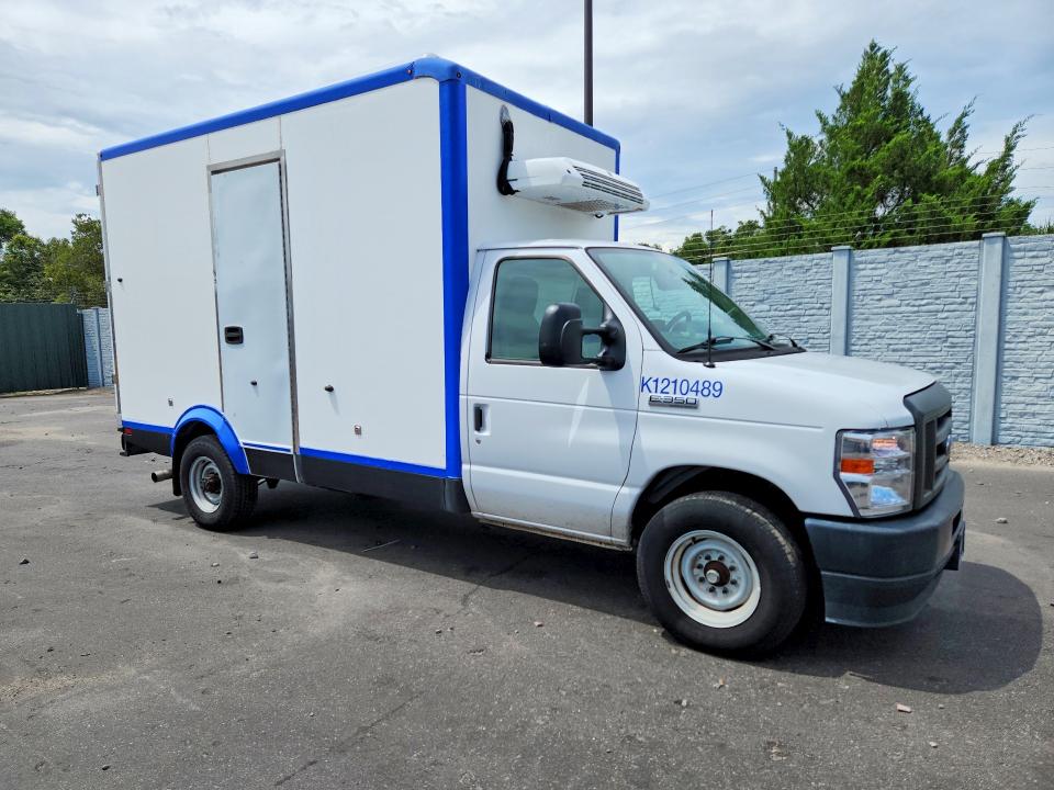 2023 Ford Econoline VIN 1FDWE3FK3PDD14715 COPART salvage auction — MINOR DENT/SCRATCHES, Fl - Certificate Of Title, sold $11,500 on 2026-07-29 (photo 4)