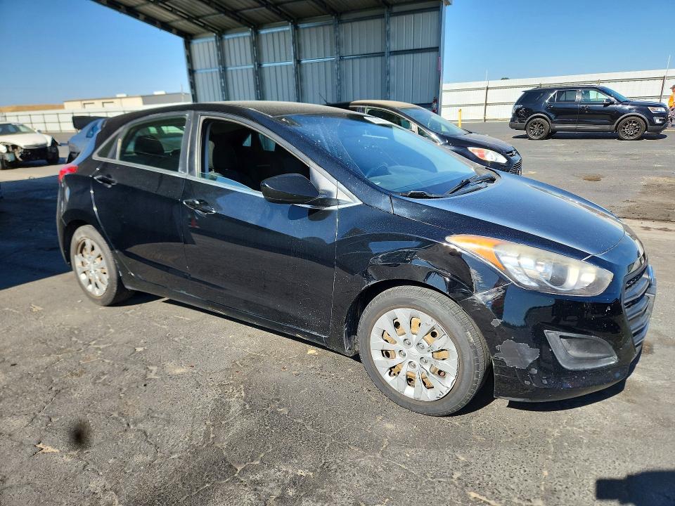 2016 Hyundai Elantra VIN KMHD35LH0GU263546 COPART salvage auction — VANDALISM, CA - SALVAGE CERTIFICATE, sold $90 on 2026-07-27 (photo 4)