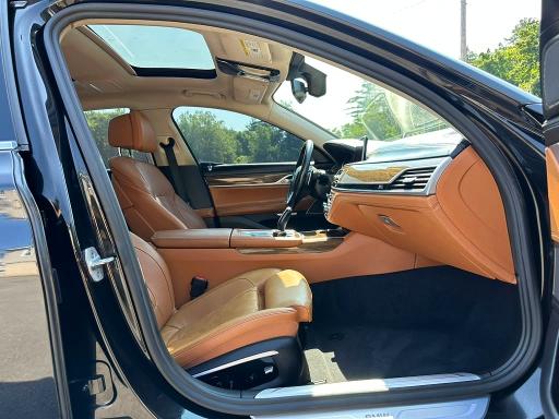 2017 BMW 7er VIN WBA7E4C53HGU99360 COPART salvage auction — MINOR DENT/SCRATCHES, Nj - Certificate Of Title, sold $12,500 on 2026-07-09 (photo 9)