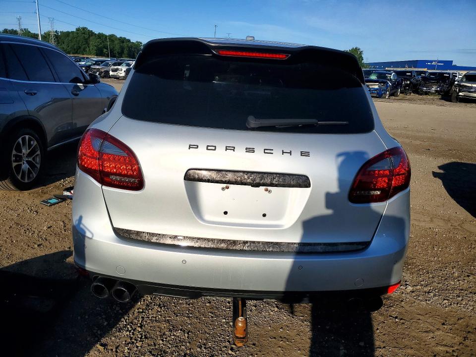 2012 Porsche Cayenne VIN WP1AA2A26CLA09784 COPART salvage auction — WATER/FLOOD, Mi - Cert Of Title-Flood Vehicle, sold $1,150 on 2026-07-10 (photo 6)