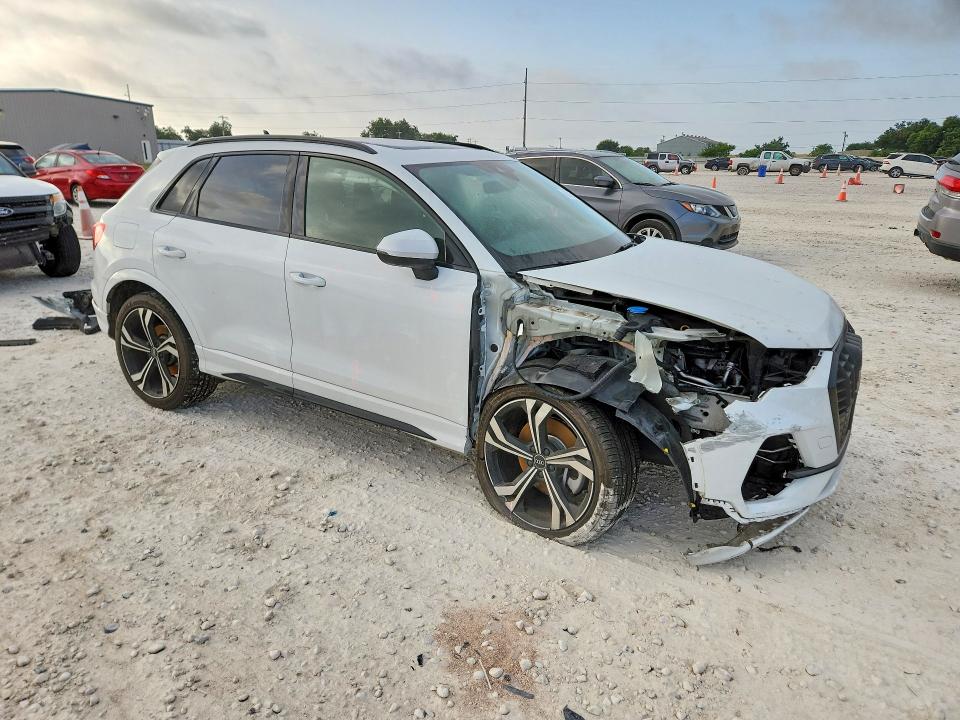 2023 Audi Q3 VIN WA1EECF37P1106969 COPART salvage auction — FRONT END, TX - SALVAGE VEHICLE TITLE (P), sold $250 on 2026-07-30 (photo 4)