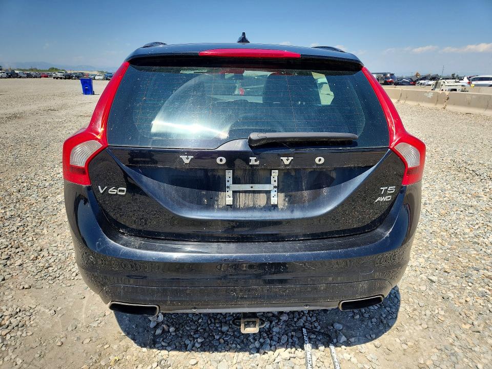 2015 Volvo V60 VIN YV1612SB4F1189766 COPART salvage auction — UNDERCARRIAGE, Co - Dis/Dlr/Exp Only Clean Title, sold $950 on 2026-07-09 (photo 6)