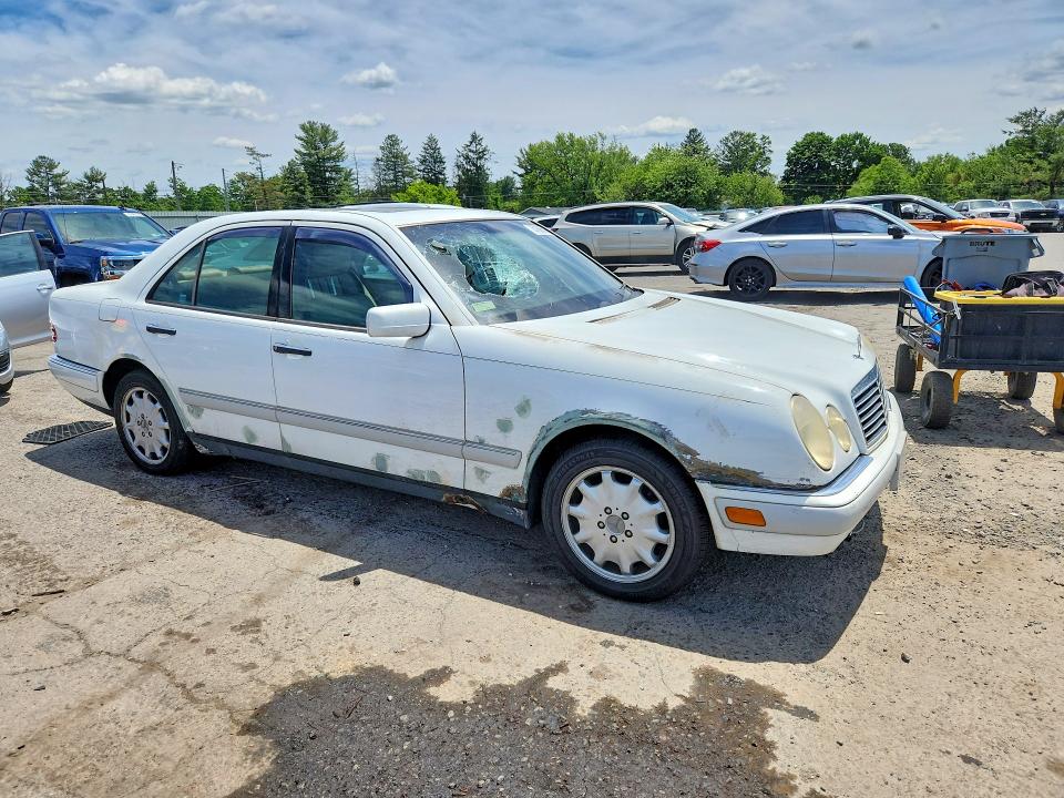 1997 Mercedes-benz E-class VIN WDBJF20FXVA309770 COPART salvage auction — Burn Engine, Pa - Certificate Of Salvage, sold $225 on 2026-07-07 (photo 4)