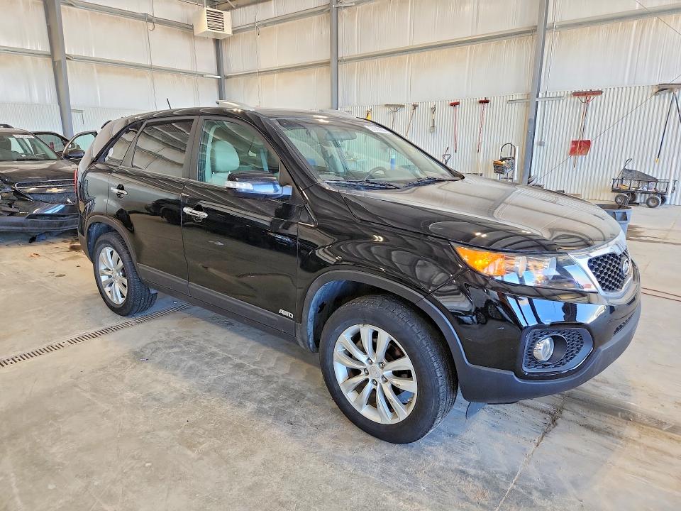 2011 Kia Sorento VIN 5XYKUCA14BG120564 COPART salvage auction — VANDALISM, Ne - Cert Of Title-Salvage, sold $1,500 on 2026-07-07 (photo 4)