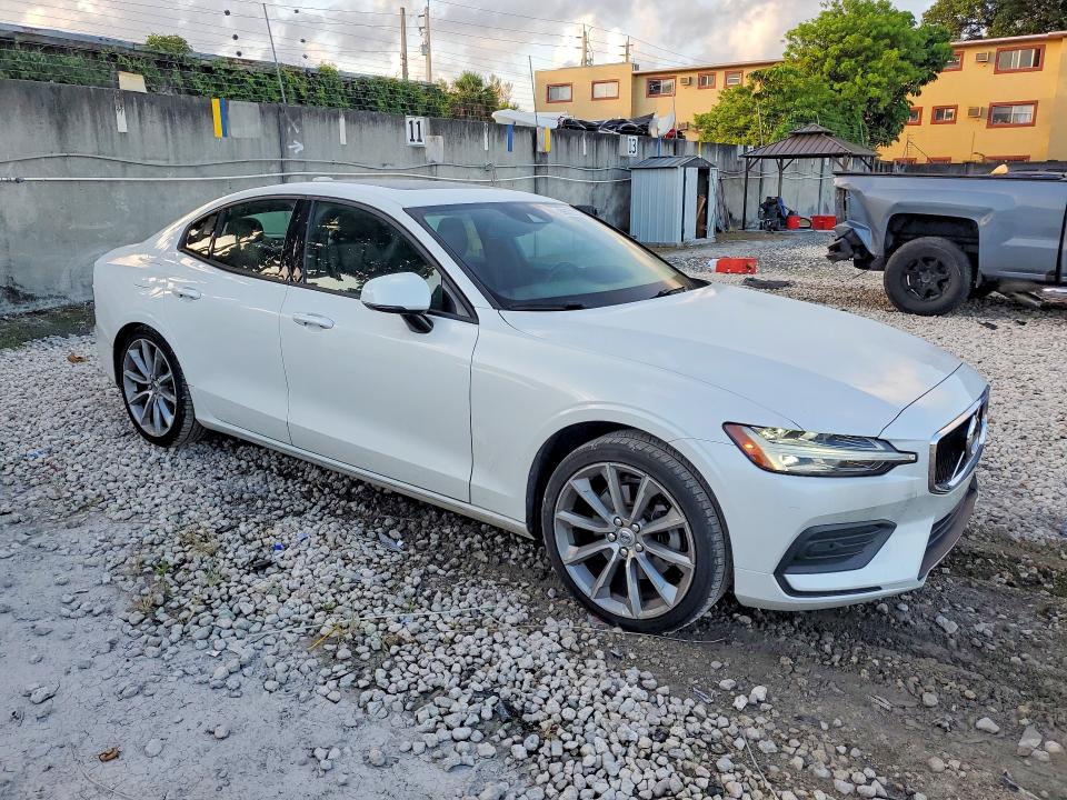 2020 Volvo S60 VIN 7JR102FK1LG065204 COPART salvage auction — SIDE, FL - CERT OF TITLE SLVG REBUILDABLE, sold $275 on 2026-07-28 (photo 4)