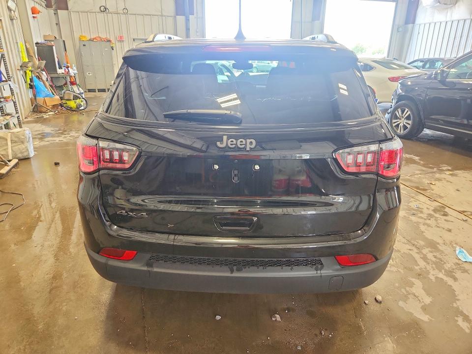 2026 Jeep Compass VIN 3C4NJDBN6TT180031 COPART salvage auction — MINOR DENT/SCRATCHES, Wv - Certificate Of Title, sold $13,100 on 2026-07-07 (photo 6)