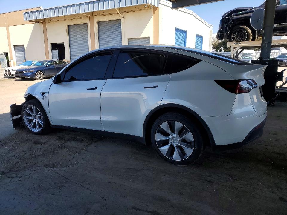 2023 Tesla Model y VIN 7SAYGDEE0PF744805 COPART salvage auction — FRONT END, CA - SALVAGE CERTIFICATE, sold $4,100 on 2026-07-28 (photo 2)