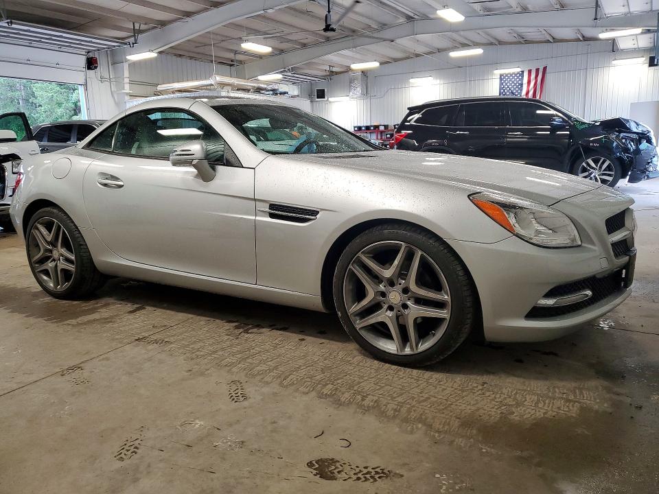 2014 Mercedes-benz VIN WDDPK4HA1EF079055 COPART salvage auction — REAR END, Mn - Cert Of Title-Salvage, sold $3,050 on 2026-07-21 (photo 4)