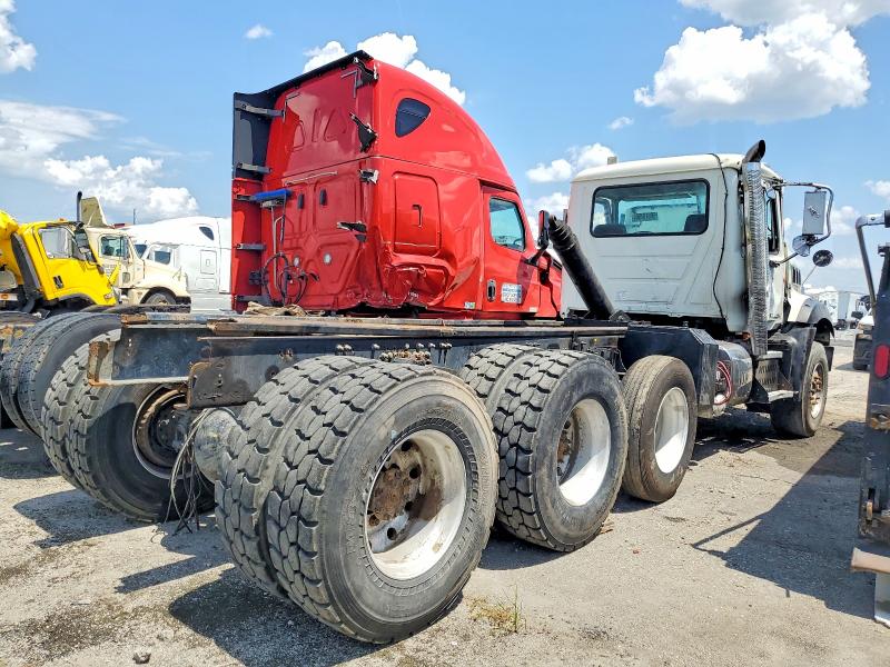 2013 Mack Gu813 VIN 1M2AX18C2DM021091 COPART salvage auction — ROLLOVER, FL - CERT OF TITLE SLVG REBUILDABLE, sold $8,800 on 2026-07-23 (photo 4)