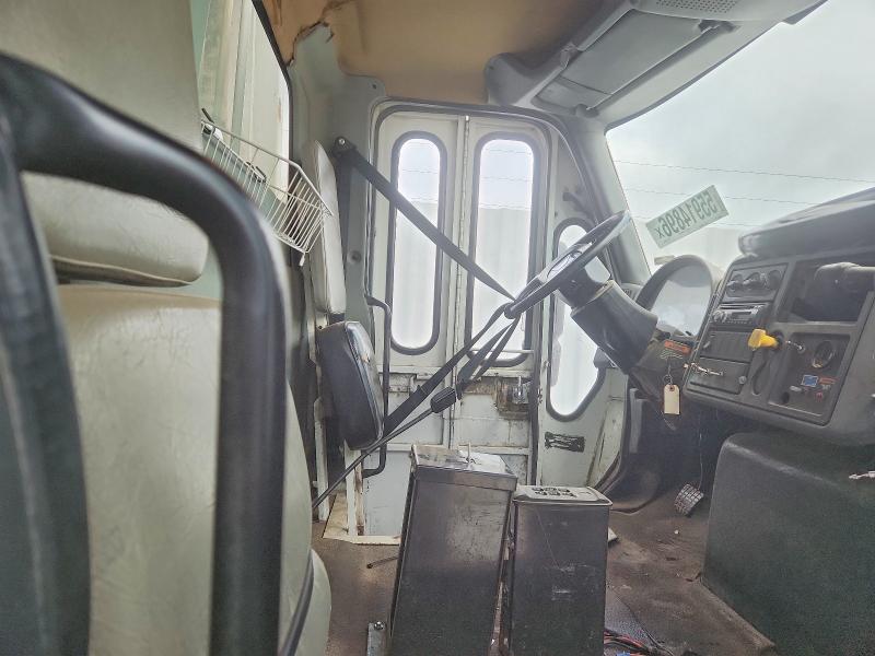2004 International 4000 series VIN 1HTMKAAN44H660404 COPART salvage auction — NORMAL WEAR, Fl - Certificate Of Destruction (P), sold $1,500 on 2026-07-09 (photo 5)