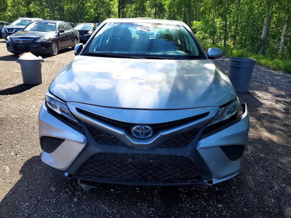 2020 Toyota Camry solara VIN 4T1B21HK5LU522386 COPART salvage auction — FRONT END, On - No Title Available, sold $7,400 on 2026-08-27 (photo 5)