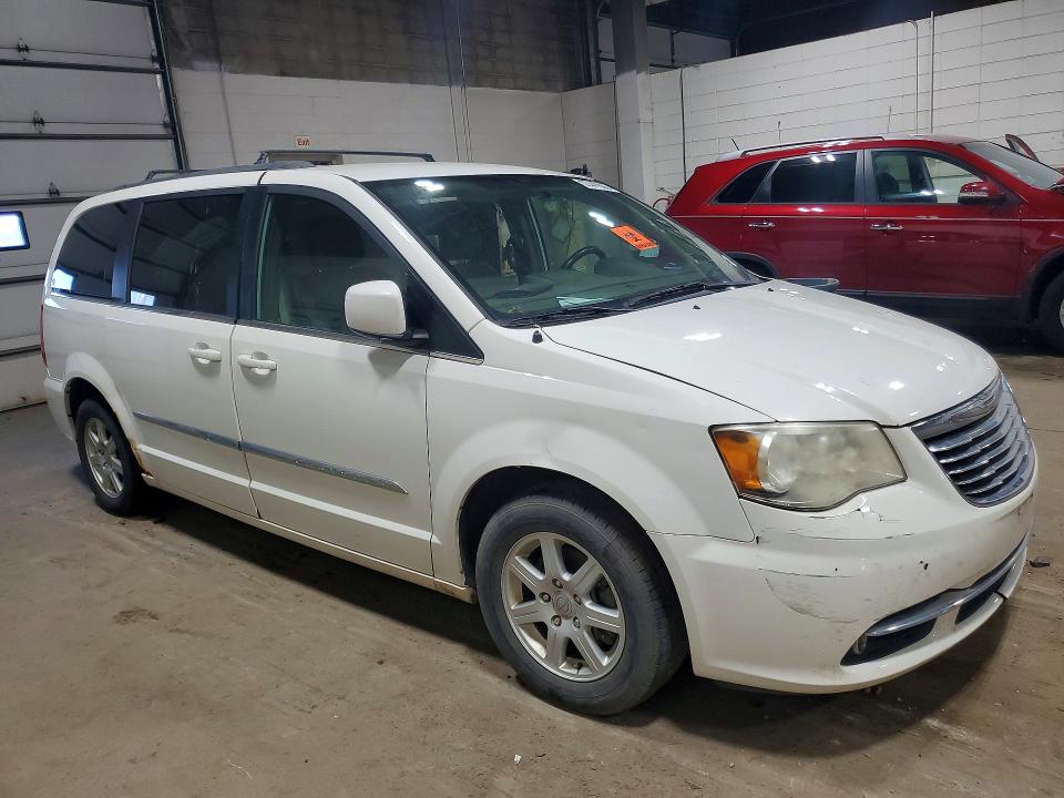 2011 Chrysler Voyager VIN 2A4RR5DG4BR797339 COPART salvage auction — FRONT END, Wv - Certificate Of Title, sold $725 on 2026-07-09 (photo 4)