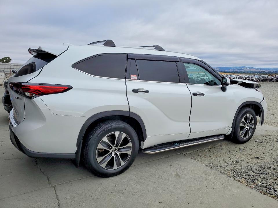2022 Toyota Highlander hybrid VIN 5TDHBRCH2NS545818 COPART salvage auction — FRONT END, CA - SALVAGE CERTIFICATE, sold $11,900 on 2026-07-23 (photo 3)