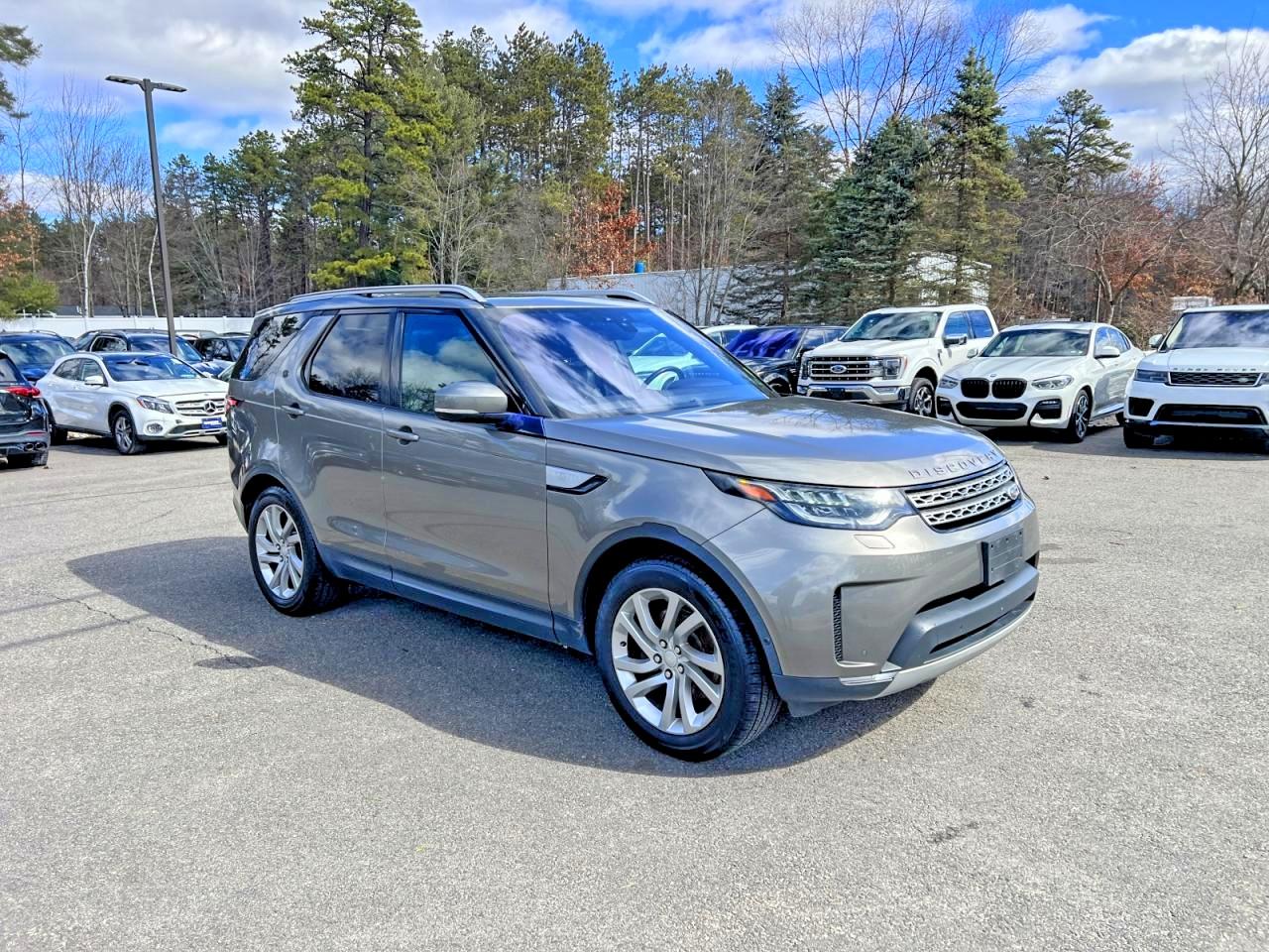 2017 Land Rover Discovery VIN SALRRBBK0HA038494 — COPART salvage auction photo