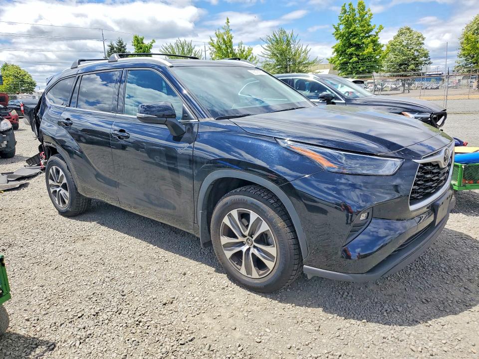 2022 Toyota Highlander VIN 5TDGZRBH4NS587996 COPART salvage auction — REAR END, Or - Salvage Title Certificate, sold $6,400 on 2026-07-21 (photo 4)