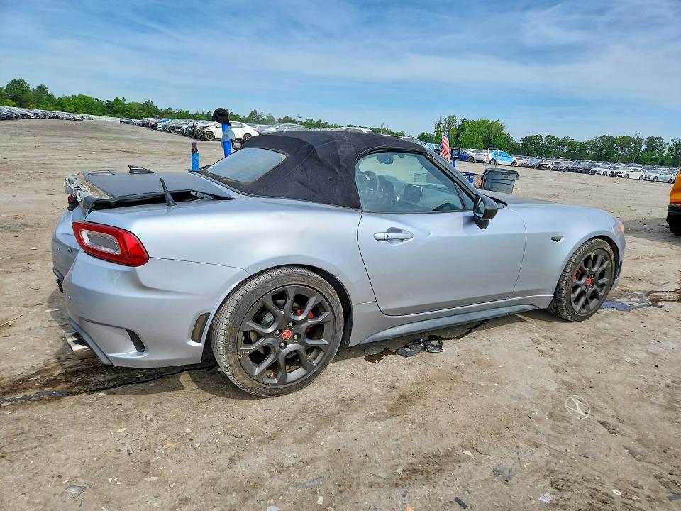 2019 Fiat 124 spider VIN JC1NFAEK6K0141353 COPART salvage auction — REAR END, Va - Cert Of Title - Salvage, sold $2,300 on 2026-07-22 (photo 3)