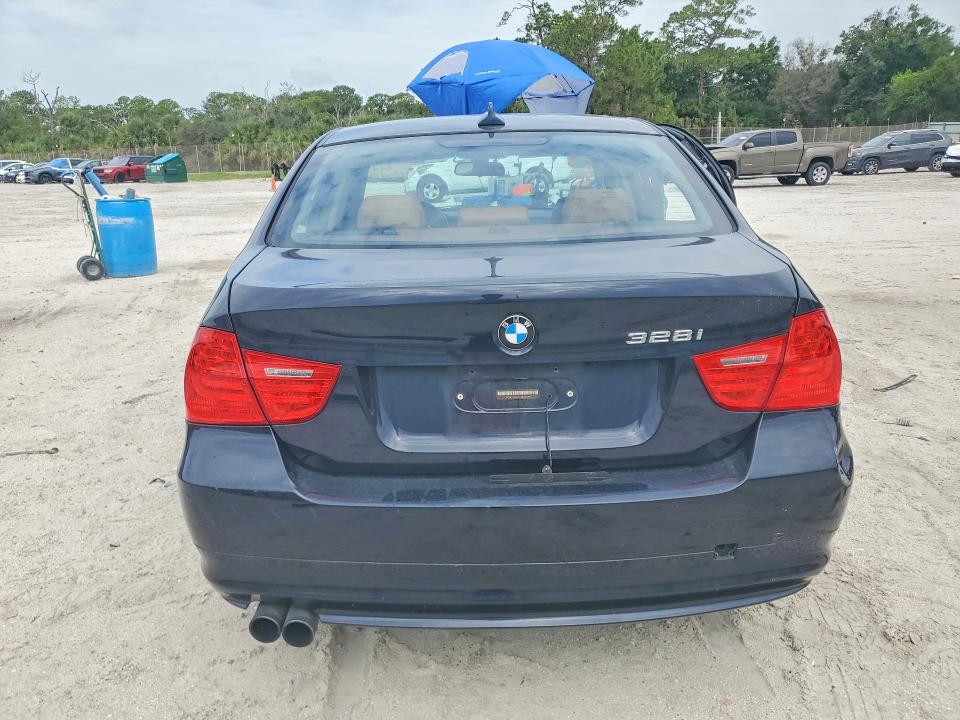 2010 BMW 3er VIN WBAPH7G51ANM51490 COPART salvage auction — SIDE, Fl - Cert Of Title Slvg Rebuildable, sold $100 on 2026-07-29 (photo 6)