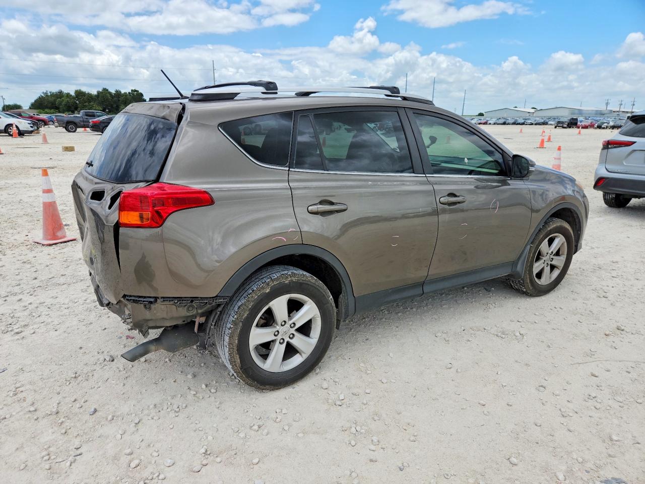 2013 Toyota RAV4 VIN JTMWFREV6D5017279 COPART salvage auction — Rear End, TX - SALVAGE VEHICLE TITLE, sold $4,300 on 2026-07-09 (photo 3)