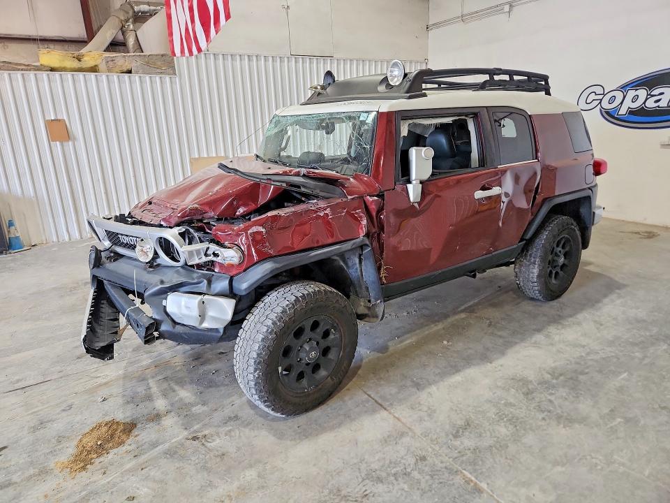 2011 Toyota Fj cruiser VIN JTEBU4BF7BK105546 COPART salvage auction — ROLLOVER, Va - Certificate Of Title, sold $925 on 2026-07-14 (photo 1)