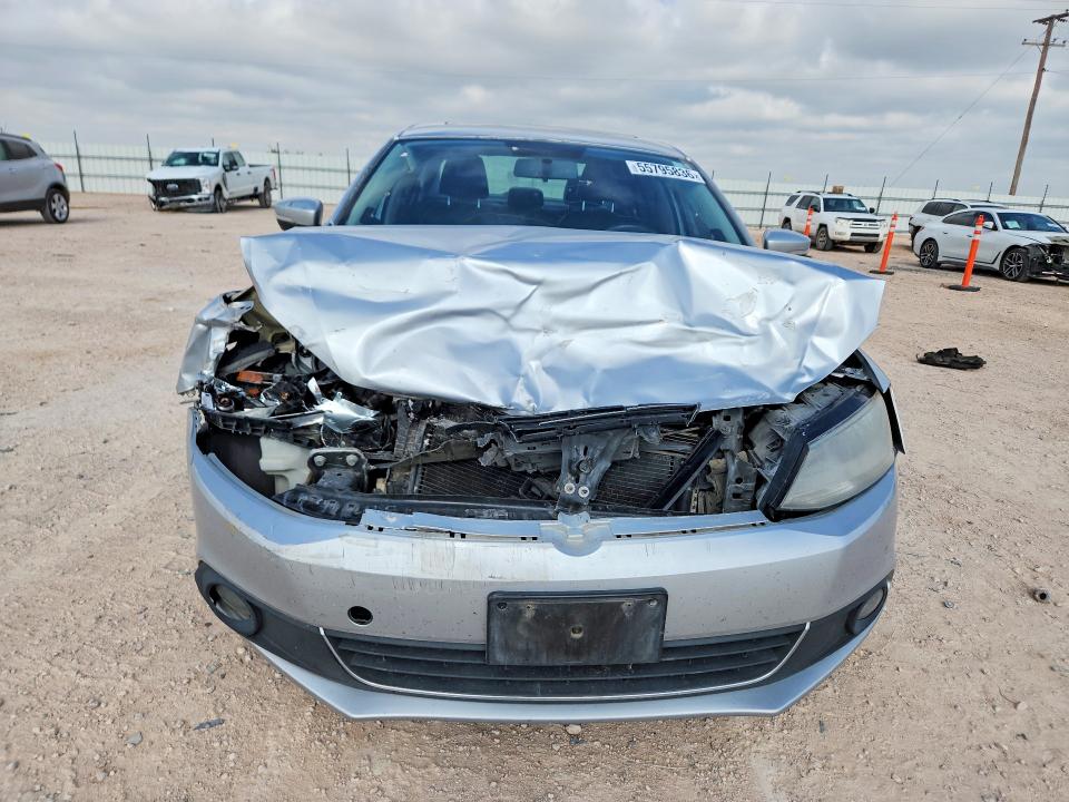 2014 Volkswagen Jetta VIN 3VWLL7AJ7EM361263 COPART salvage auction — FRONT END, Tx - Salvage Vehicle Title, sold $400 on 2026-07-22 (photo 5)
