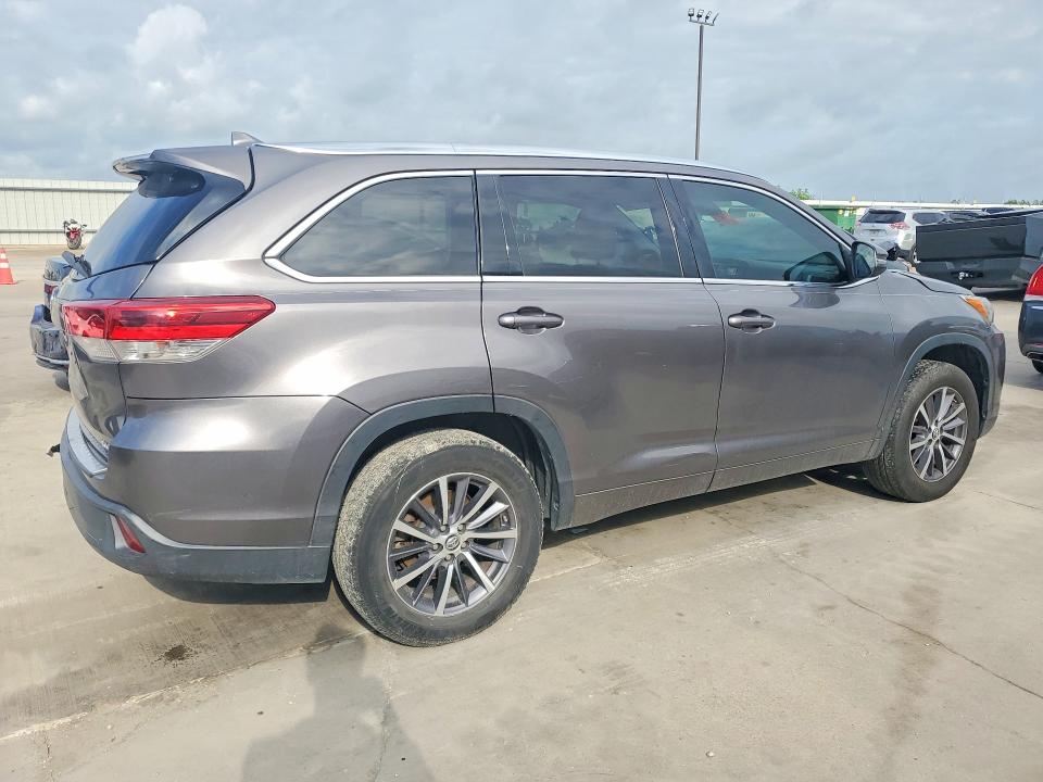 2017 Toyota Highlander VIN 5TDKZRFH3HS526048 COPART salvage auction — REAR END, Tx - Salvage Vehicle Title, sold $4,750 on 2026-07-07 (photo 3)