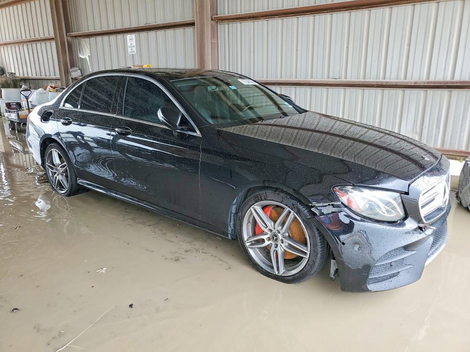 2018 Mercedes-benz E-klasse VIN WDDZF4KBXJA379179 COPART salvage auction — WATER/FLOOD, Tx - Salvage Title-Flood Damage, sold $4,100 on 2026-08-18 (photo 4)