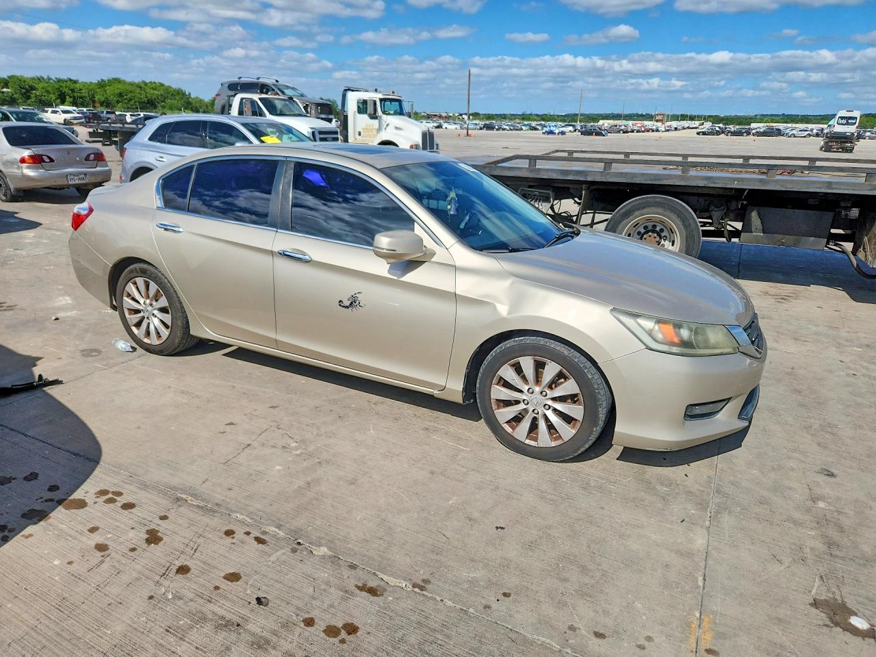 2015 Honda Accord VIN 1HGCR2F72FA180458 COPART salvage auction — Front End, TX - SALVAGE VEHICLE TITLE, sold $1,650 on 2026-07-09 (photo 4)