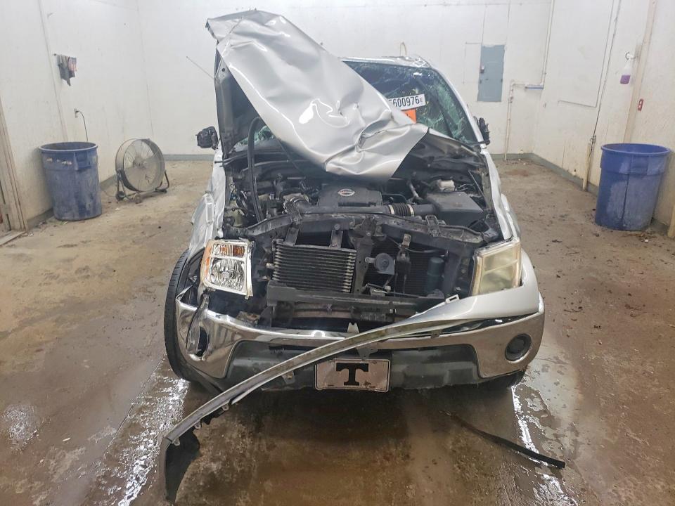 2005 Nissan Frontier VIN 1N6AD07W35C437660 COPART salvage auction — ROLLOVER, TN - NON-REPAIRABLE CERTIFICATE, sold $1,000 on 2026-07-09 (photo 5)