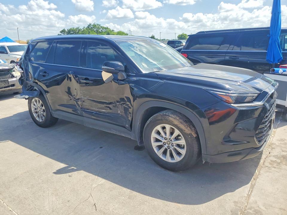 2024 Toyota Highlander VIN 5TDAAAA58RS019455 COPART salvage auction — REAR END, TX - SALVAGE VEHICLE TITLE, sold $175 on 2026-07-30 (photo 4)