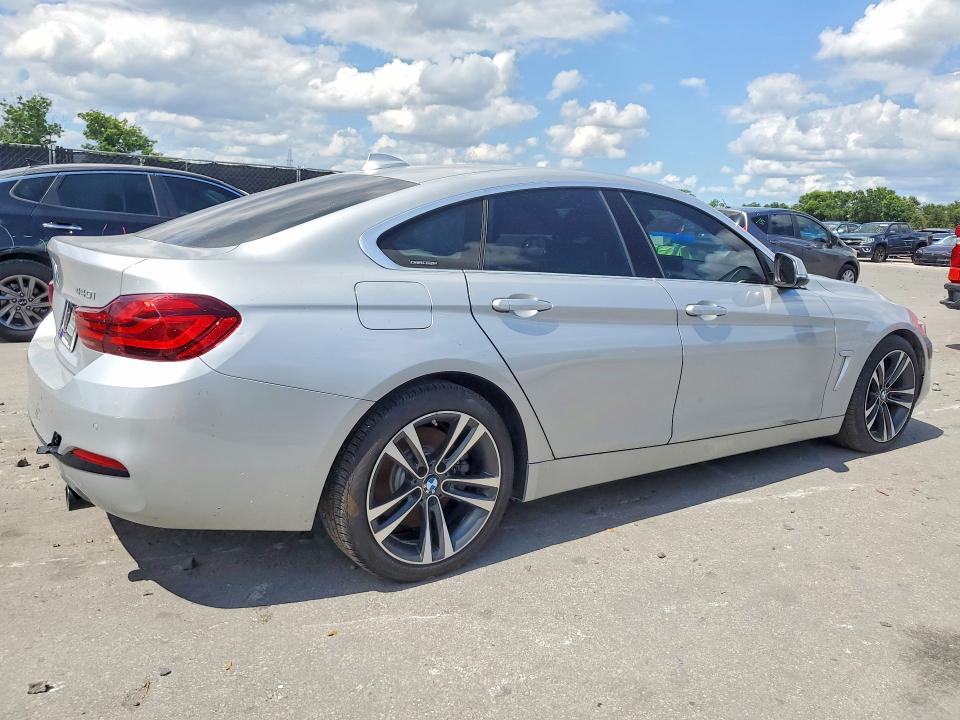 2020 BMW VIN WBA4J5C04LCD24580 COPART salvage auction — WATER/FLOOD, In - Certificate Of Title, sold $8,400 on 2026-07-28 (photo 3)