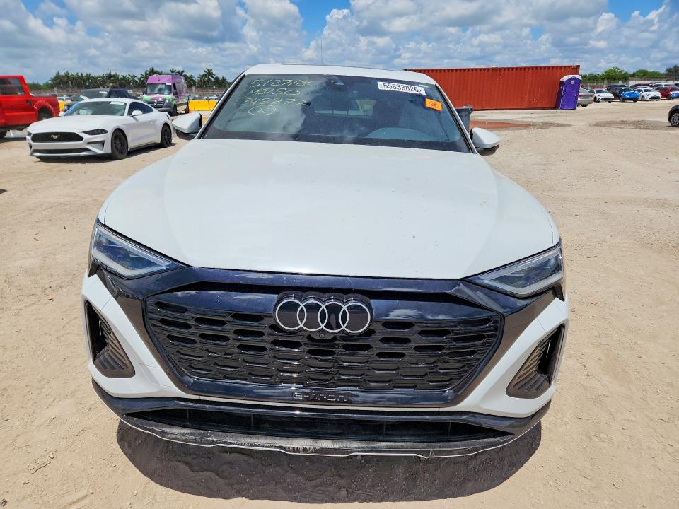 2024 Audi Q8 VIN WA1CAAGE0RB062575 COPART salvage auction — SIDE, FL - CERTIFICATE OF DESTRUCTION, sold $20,700 on 2026-09-09 (photo 5)