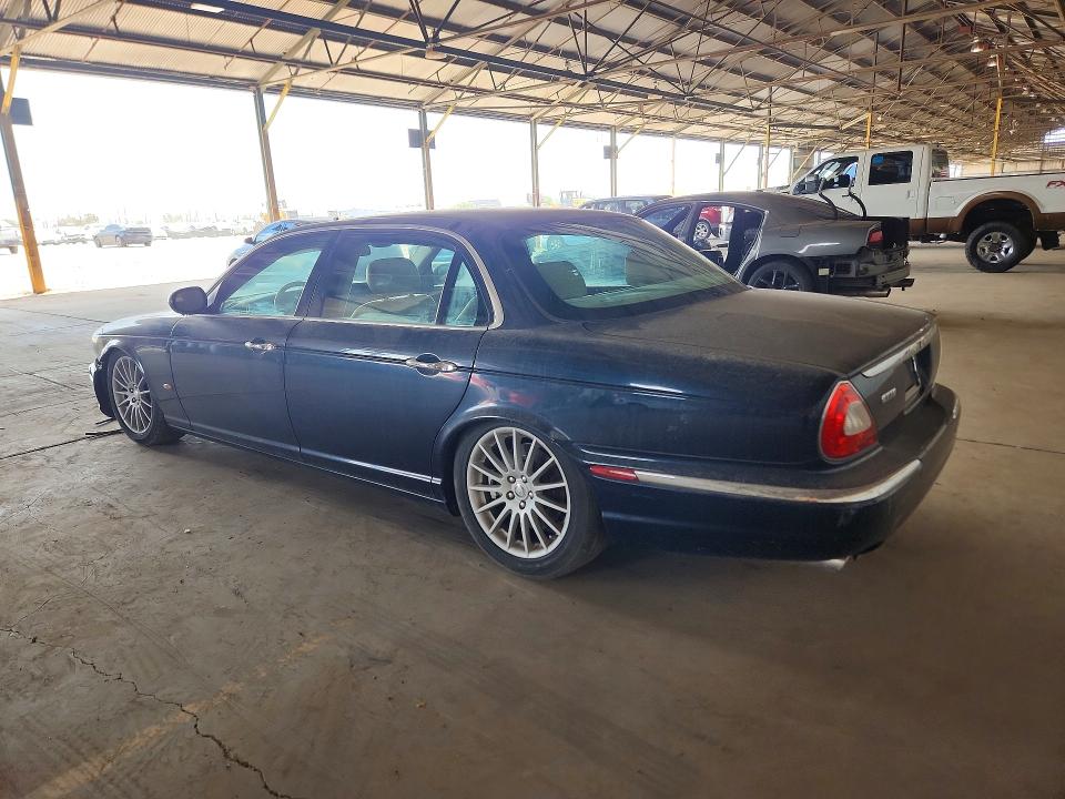 2006 Jaguar Xj series VIN SAJWA79B66SH07514 COPART salvage auction — MINOR DENT/SCRATCHES, Az - Certificate Of Title, sold $500 on 2026-07-06 (photo 2)