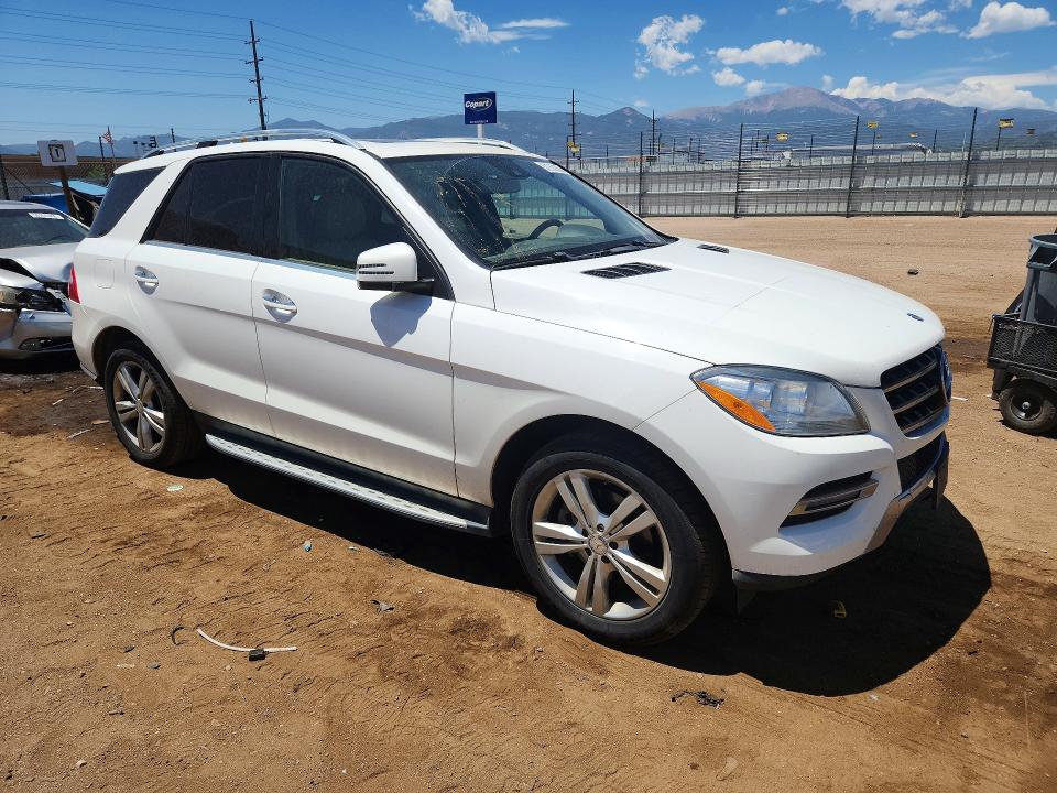 2015 Mercedes-benz M-klasse VIN 4JGDA5HB3FA495892 COPART salvage auction — MINOR DENT/SCRATCHES, CO - DIS/DLR/EXP ONLY CLEAN TITLE, sold $3,800 on 2026-07-27 (photo 4)