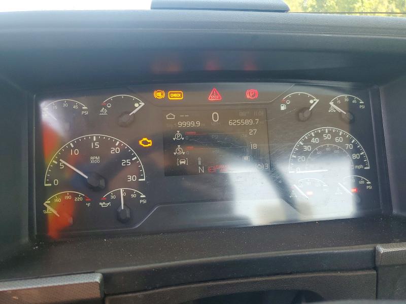 2020 Volvo Vnr VIN 4V4WC9EHXLN243198 COPART salvage auction — NORMAL WEAR, NC - CERTIFICATE OF TITLE (P), sold $8,200 on 2026-07-14 (photo 8)