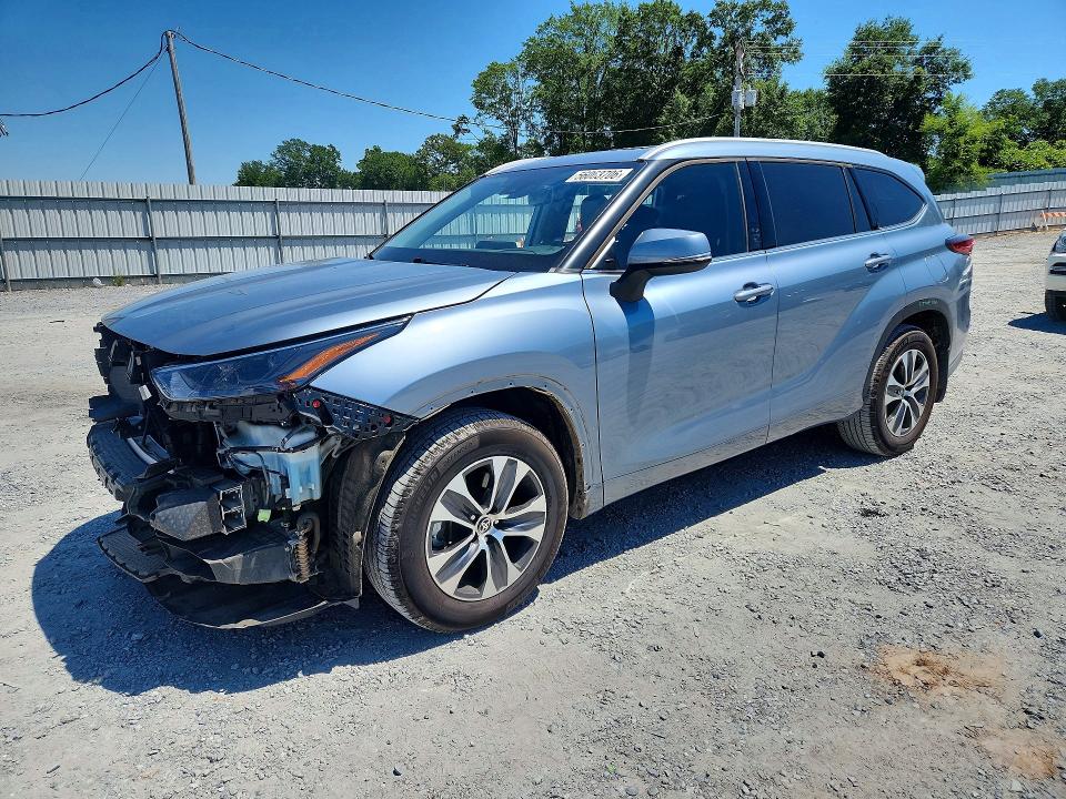 2022 Toyota Highlander VIN 5TDGZRBH9NS196732 COPART salvage auction — FRONT END, Nc - Salvage Certificate Of Title, sold $2,100 on 2026-07-29 (photo 1)