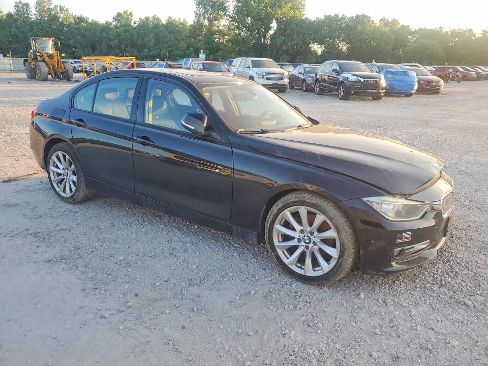 2013 BMW 3er VIN WBA3A5G54DNP21839 COPART salvage auction — FRONT END, Ia - Salvage W/Salvage History, sold $625 on 2026-07-10 (photo 4)