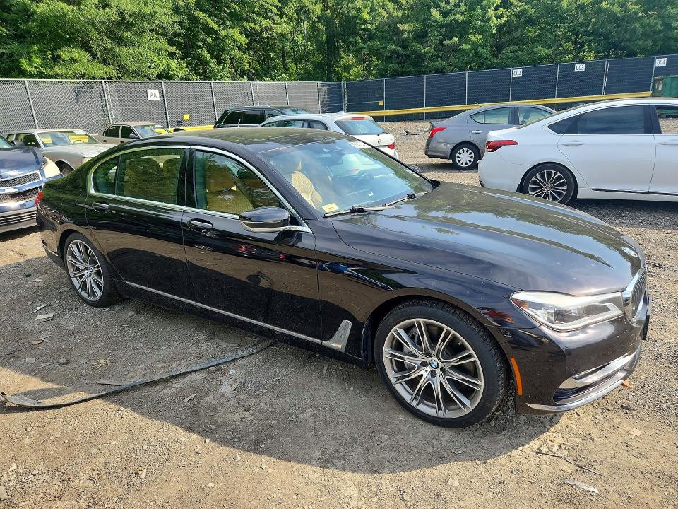 2017 BMW 7er VIN WBA7F2C54HG422224 COPART salvage auction — SIDE, Md - Cert Of Salvage > 75% Damage, sold $10,100 on 2026-07-31 (photo 4)