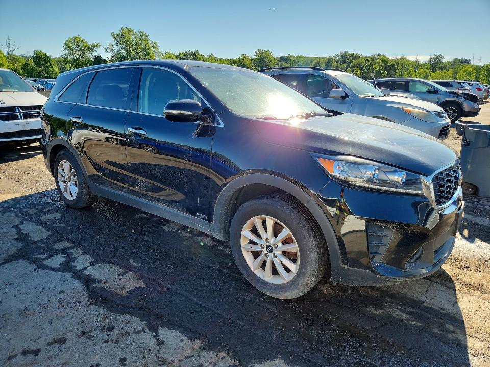 2019 Kia Sorento VIN 5XYPGDA31KG566269 COPART salvage auction — REAR END, NY - CERTIFICATE OF TITLE, sold $1,650 on 2026-07-28 (photo 4)