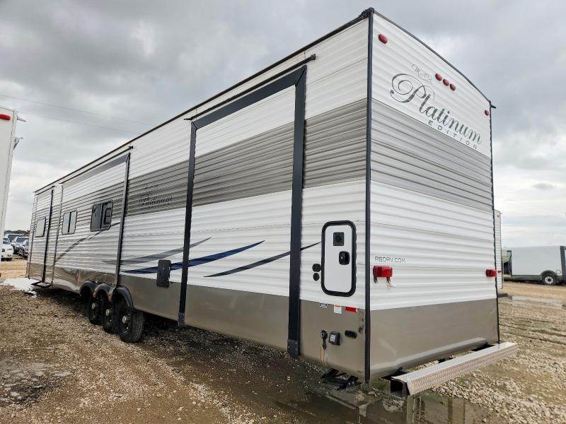 2025 Recreation by design Recreational vehicle (rv) VIN 5CZ200R38S1229225 COPART salvage auction — WATER/FLOOD, TX - SALVAGE TITLE-FLOOD DAMAGE, sold $3,600 on 2026-07-09 (photo 3)