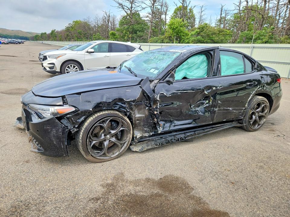 2019 Alfa romeo Giulia VIN ZARFANAN5K7621913 COPART salvage auction — ROLLOVER, Ny - Mv-907A Salvage Certificate, sold $700 on 2026-07-20 (photo 1)