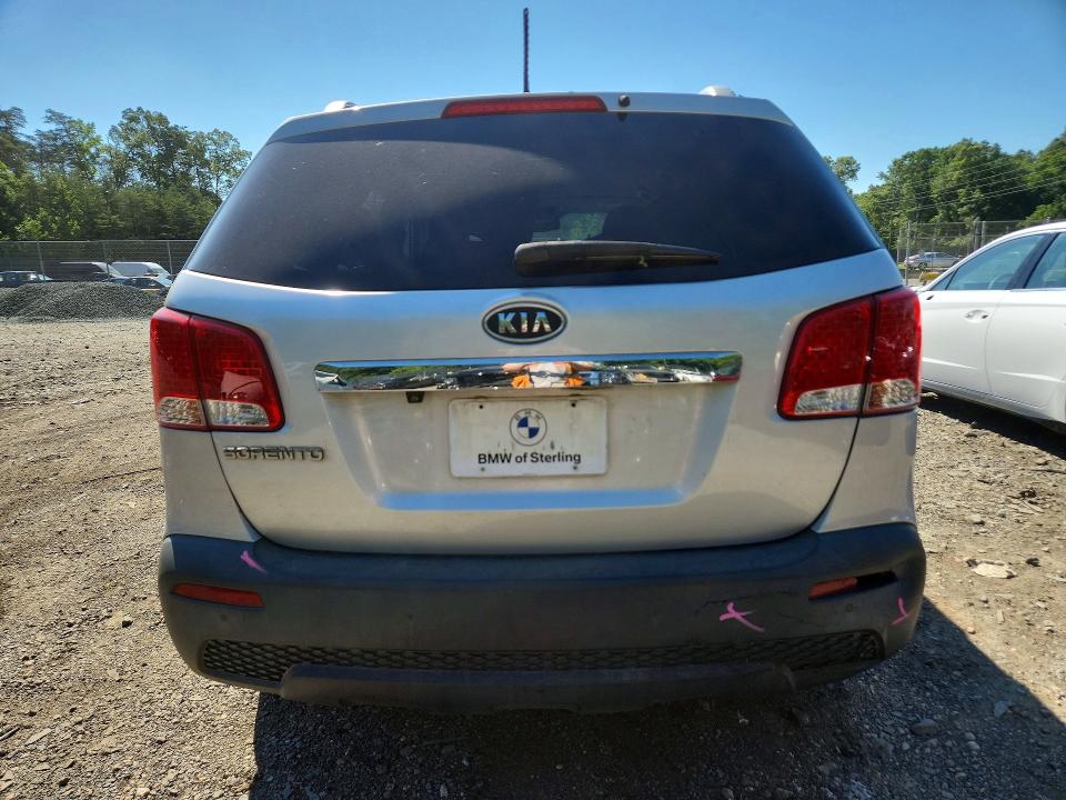 2011 Kia Sorento VIN 5XYKTCA18BG144160 COPART salvage auction — FRONT END, Md - Cert Of Salvage > 75% Damage, sold $900 on 2026-07-10 (photo 6)