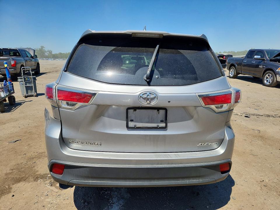 2016 Toyota Highlander VIN 5TDJKRFH6GS288890 COPART salvage auction — REAR END, Va - Cert Of Title - Salvage, sold $9,100 on 2026-07-08 (photo 6)