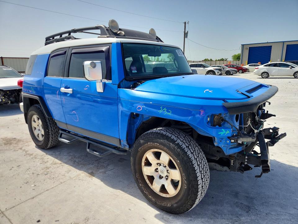 2007 Toyota Fj cruiser VIN JTEBU11F370042108 COPART salvage auction — FRONT END, TX - SALVAGE VEHICLE TITLE (P), sold $7,100 on 2026-07-10 (photo 4)