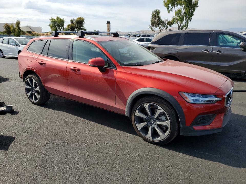 2025 Volvo V60 cross country VIN YV4L12WL7S2147654 COPART salvage auction — REAR END, Ca - Salvage Certificate, sold $15,400 on 2026-07-15 (photo 4)