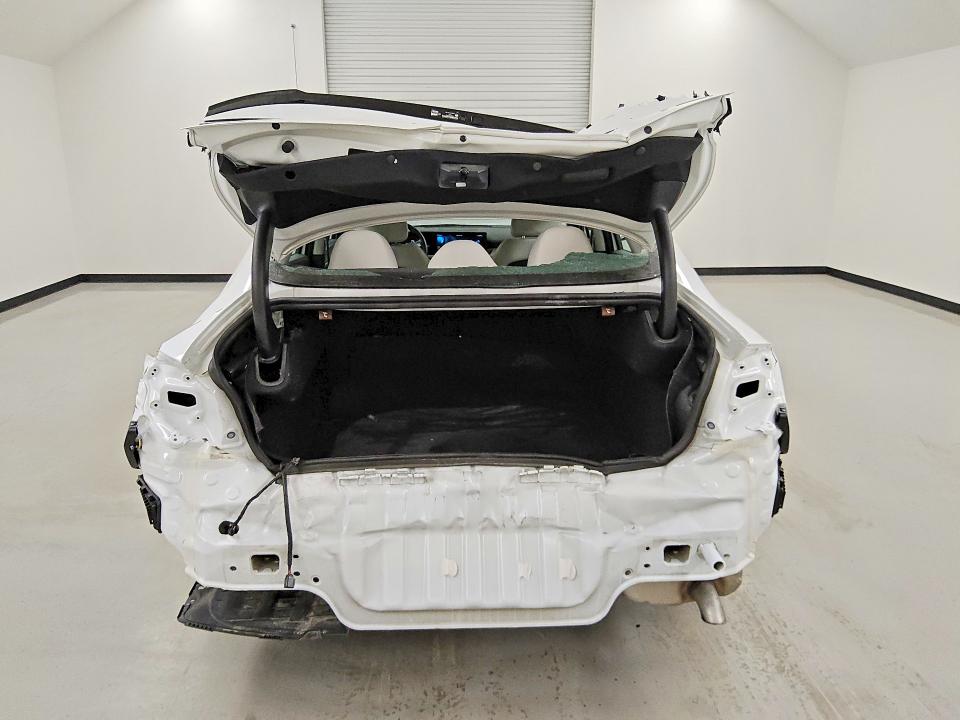 2026 Hyundai Sonata VIN KMHL24JJ2TA142883 COPART salvage auction — REAR END, Nc - Certificate Of Title, sold $12,400 on 2026-07-30 (photo 6)