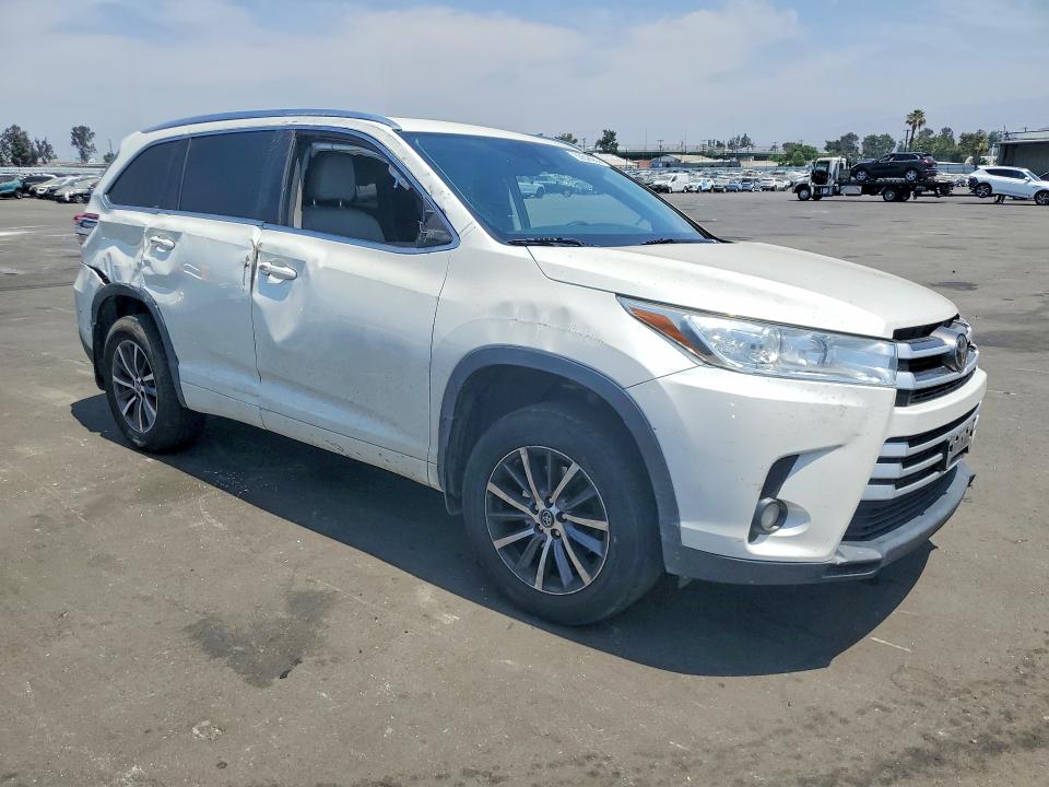 2017 Toyota Highlander VIN 5TDJZRFH5HS514222 COPART salvage auction — SIDE, Ca - Salvage Certificate, sold $6,100 on 2026-07-06 (photo 4)