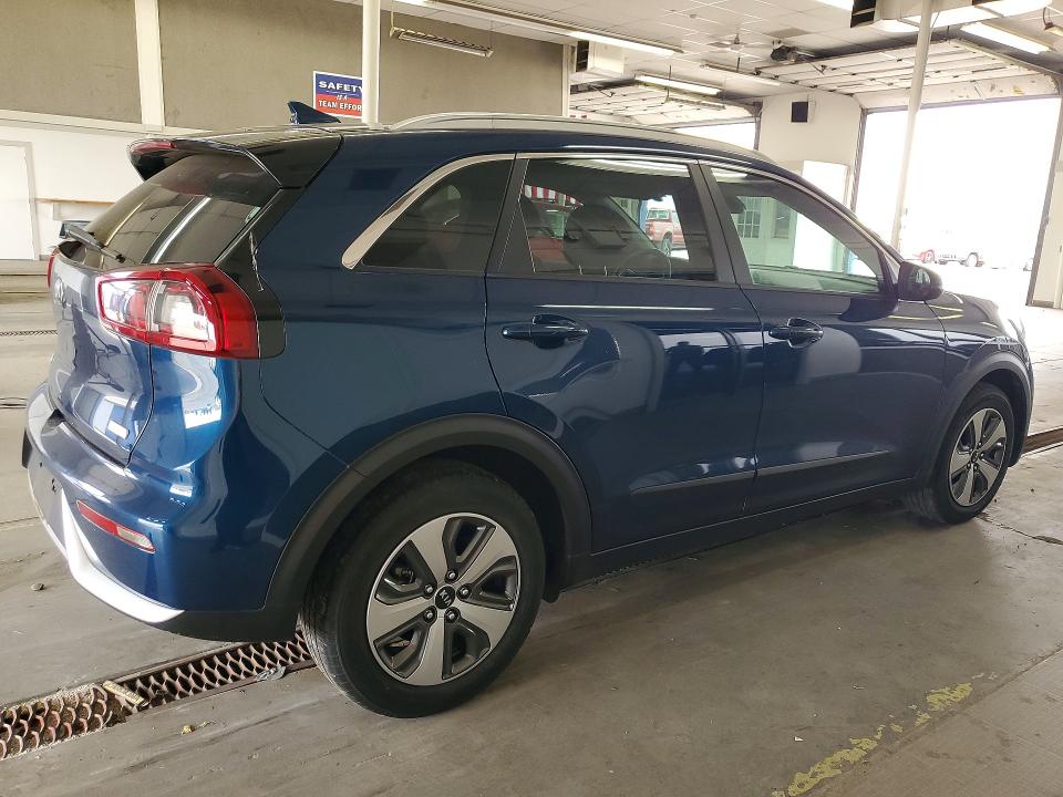 2019 Kia VIN KNDCB3LC4K5303321 COPART salvage auction — UNDERCARRIAGE, WA - BILL OF SALE, sold $1,850 on 2026-07-17 (photo 3)