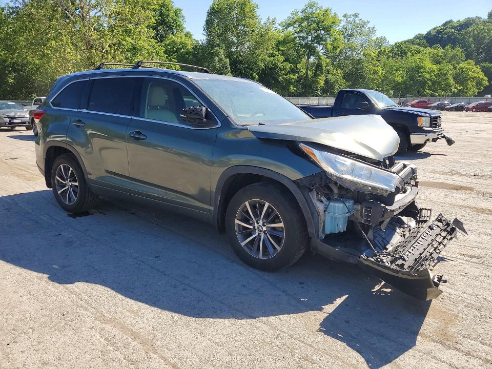 2017 Toyota VIN 5TDJZRFH5HS367982 COPART salvage auction — FRONT END, Pa - Certificate Of Salvage, sold $7,000 on 2026-07-16 (photo 4)