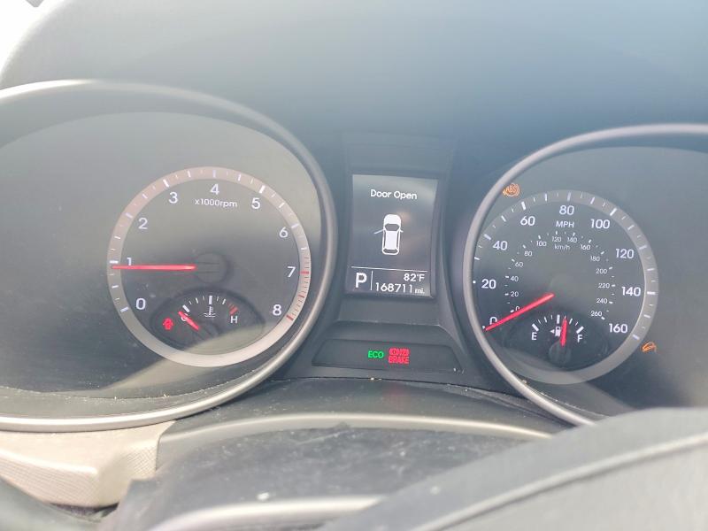 2016 Hyundai Santa fe VIN 5XYZTDLB0GG328932 COPART salvage auction — MINOR DENT/SCRATCHES, MA - CERTIFICATE OF TITLE (P), sold $3,300 on 2026-07-29 (photo 9)